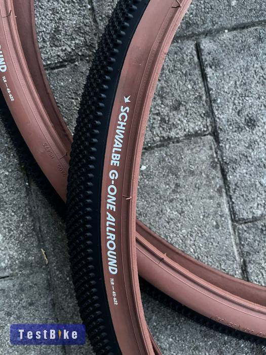 Schwalbe G-One Allround TLR 45-622 HS473 külső párban - Új