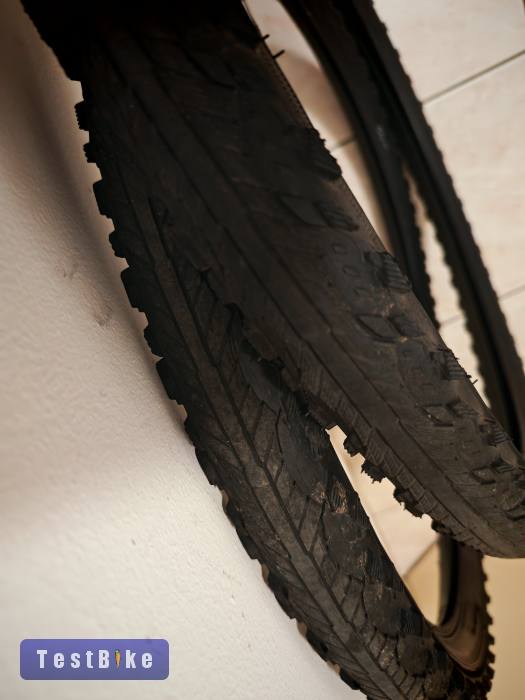 Schwalbe Hurricane 26-os külső 