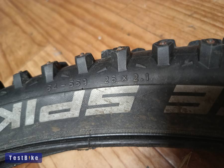 Schwalbe Ice Spiker szöges gumi 26"