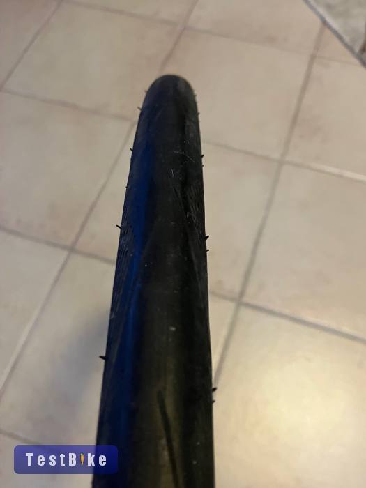 Schwalbe Lugano (700Cx25C) országúti külső gumi (belsővel)