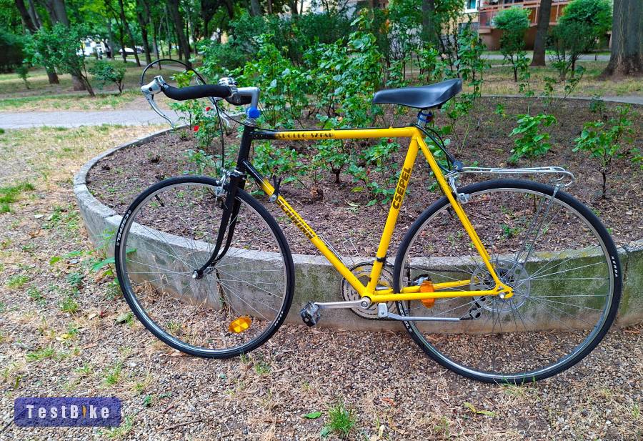 Schwinn Csepel Apollo Star országúti kerékpár + ajándék cucc