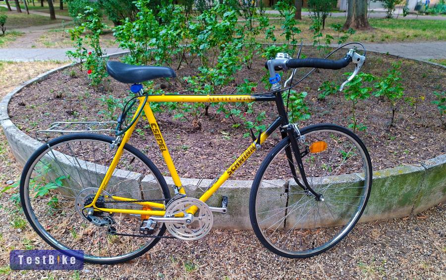 Schwinn Csepel Apollo Star országúti kerékpár + ajándék cucc