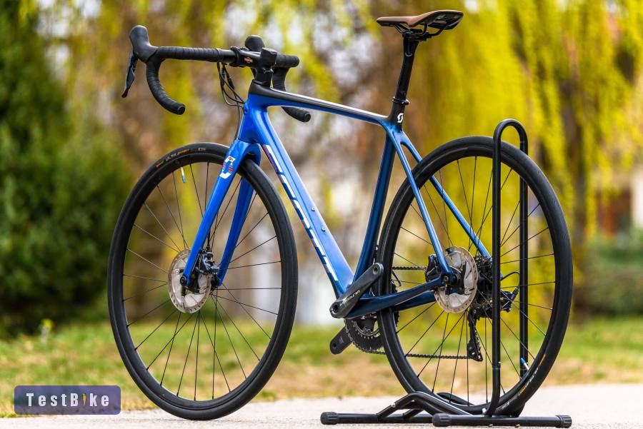 Scott Addict 10 Disc (52) karbon országúti kerékpár