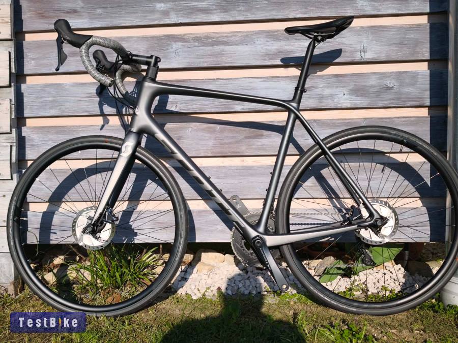 SCOTT ADDICT 10 DISC Karbon Országuti, Shimano ULTEGRA      