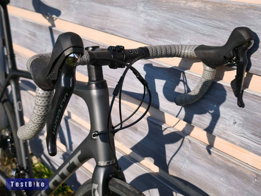 SCOTT ADDICT 10 DISC Karbon Országuti, Shimano ULTEGRA      