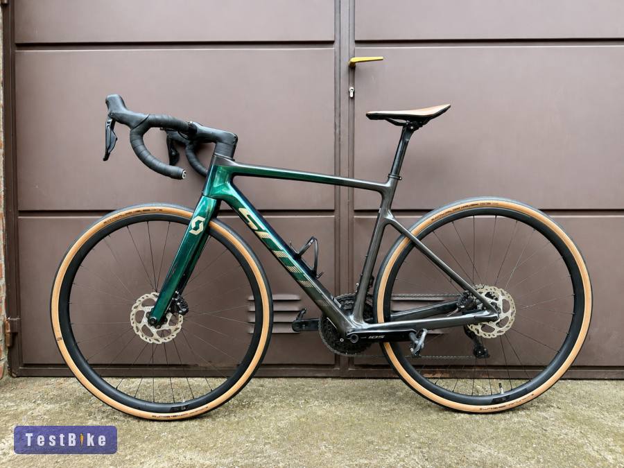 Scott Addict 20 – Shimano 105 Di2 – HMF Carbon – S méret