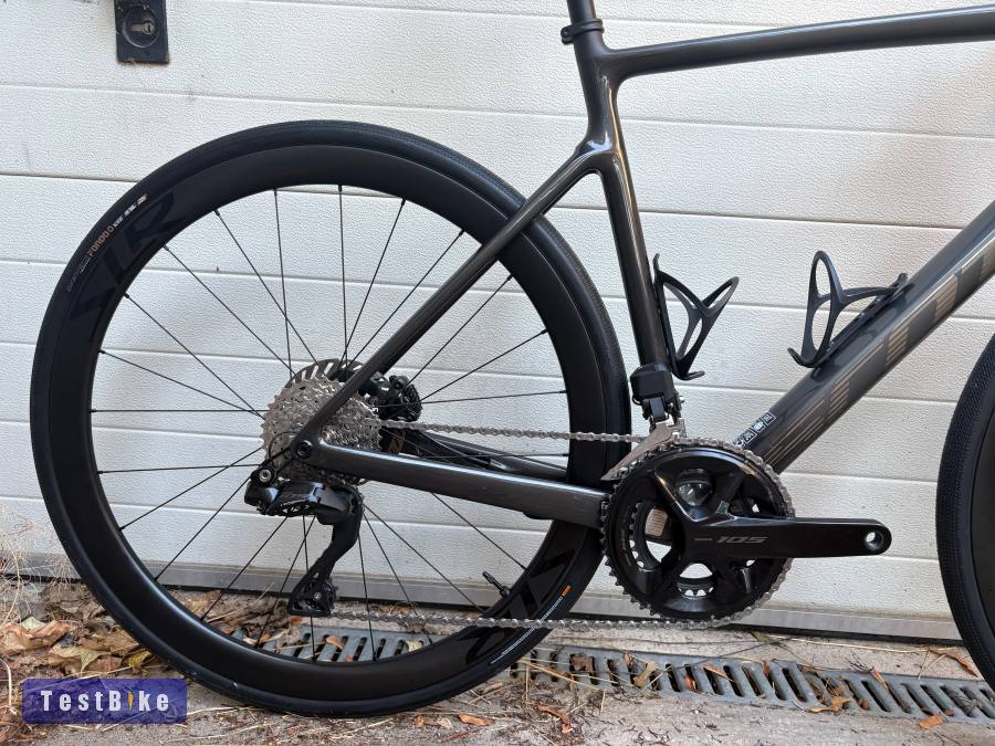 Scott Addict 2024, 56" vadi új Karbon kerékszett!