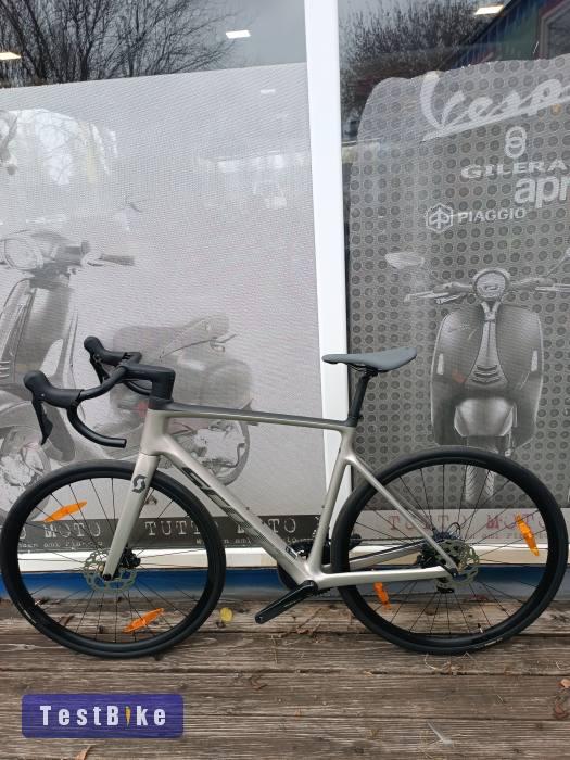 Scott Addict 30 országuti kerékpár