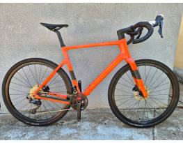 Scott Addict Gravel 40 Full Carbon Grx 820. 2025-26.
