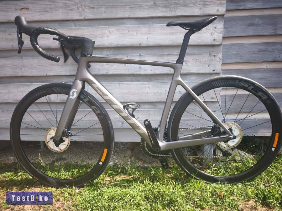 Scott Addict Karbon Országúti Shimano Dura-Ace 2x11         