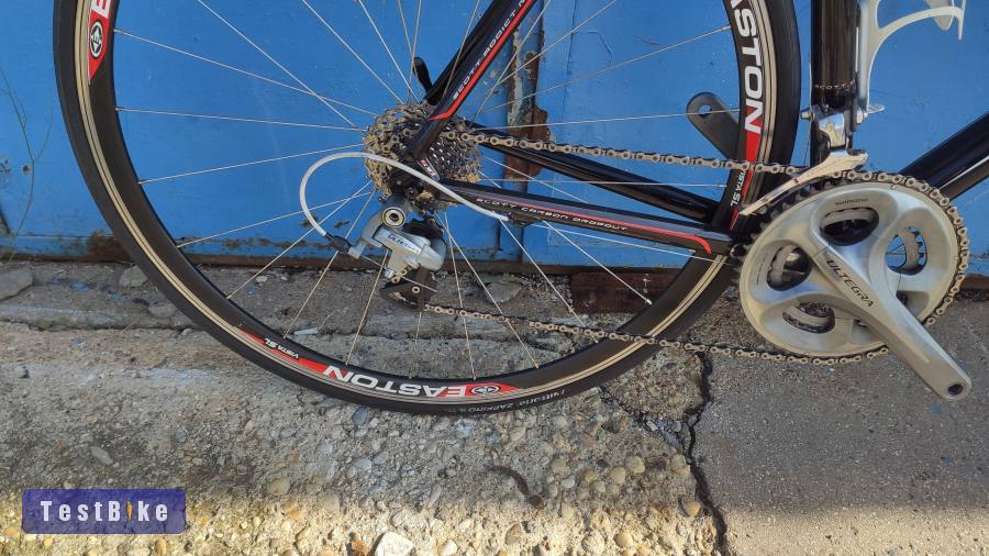 Scott Addict R2 karbon országúti kerékpár - 56