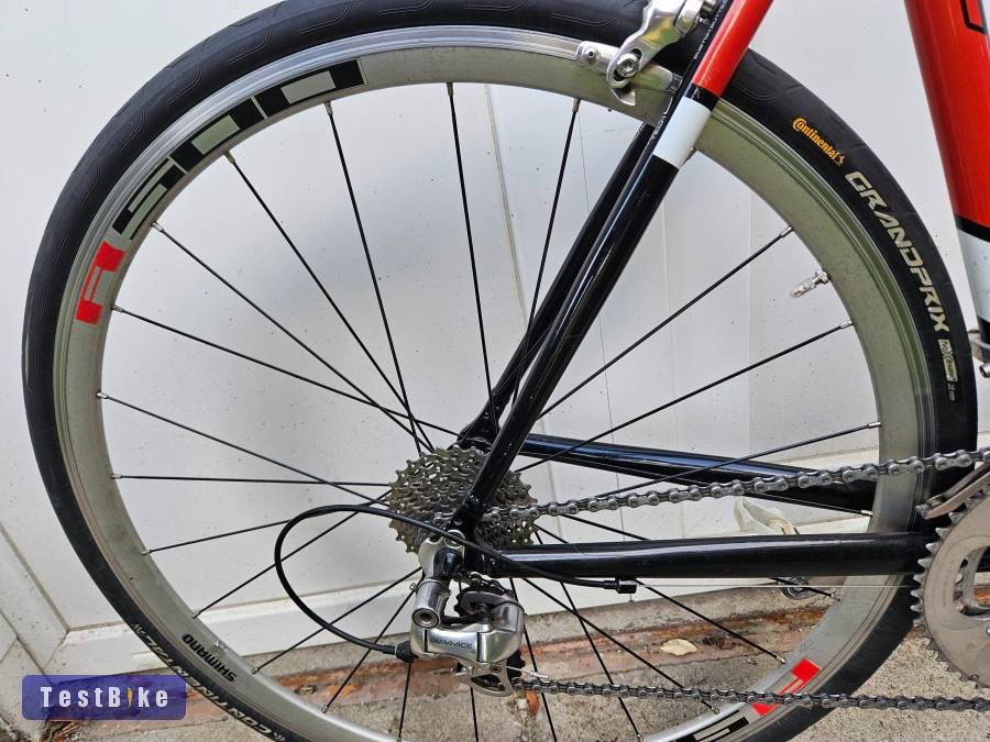 Scott Speedster S50 – Shimano Dura-Ace szettel, R500 kerekek