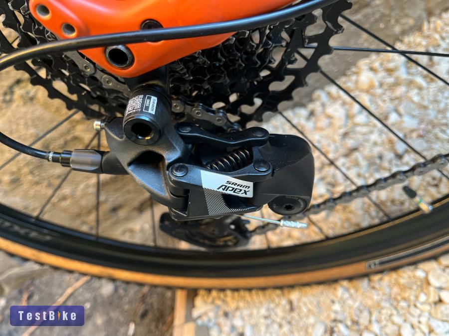 Secialized Deverge gravel 1x12 Sram apex  54  56 cm váz