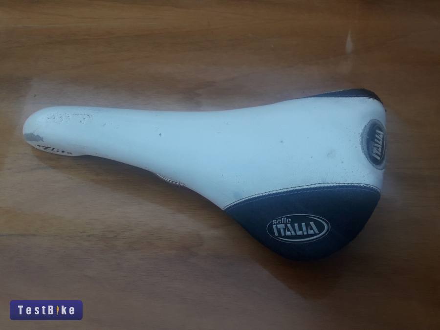 Selle Italia Flite Titanium fehér-fekete országúti nyereg