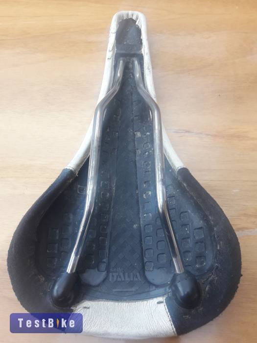 Selle Italia Flite Titanium fehér-fekete országúti nyereg