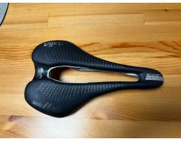 Selle Italia Max SLR Boost TI 316 Gel Superflow nyereg