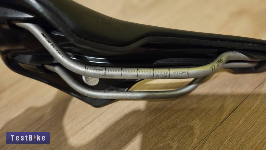 Selle Italia Slr Boost Ti 316 titánpálcás kerékpár nyereg