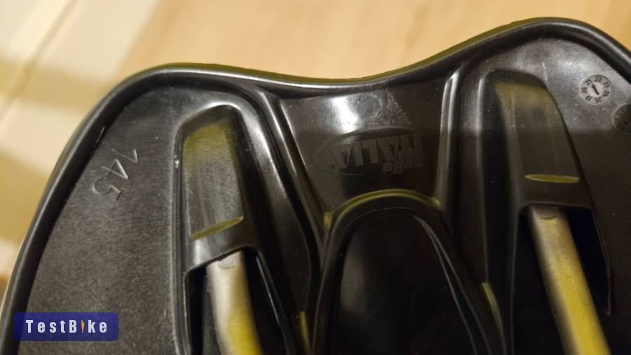 Selle Italia Slr Boost Ti 316 titánpálcás kerékpár nyereg