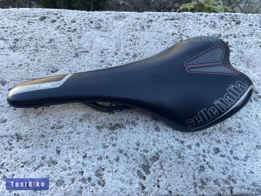 Selle Italia SLR Kit Carbonio nyereg