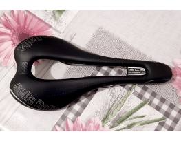 Selle Italia SLR Superflow Ti316 karbon nyereg. Kb. Ășj!