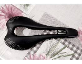 Selle Italia SLR Superflow Ti316 karbon nyereg. Kb. új! 
