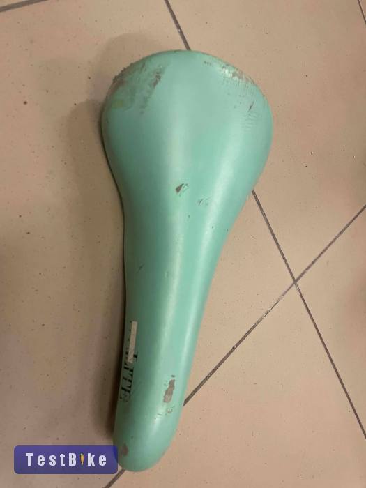 Selle Italia Turbo Lite nyereg Bianchi Celeste színben