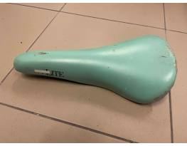 Selle Italia Turbo Lite nyereg Bianchi Celeste színben