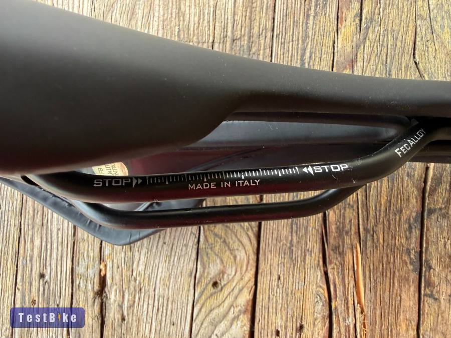 Új Selle Italia X3 Rose nyereg