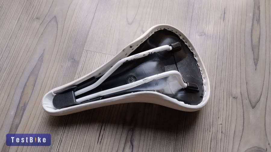 Selle Montegrappa fehér kerékpár nyereg eladó 