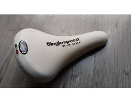 Selle Montegrappa fehér kerékpår nyereg eladó