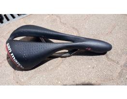 Selle San Marco Mantra Xsilite (titán-szilícium ötvözet) pálcás