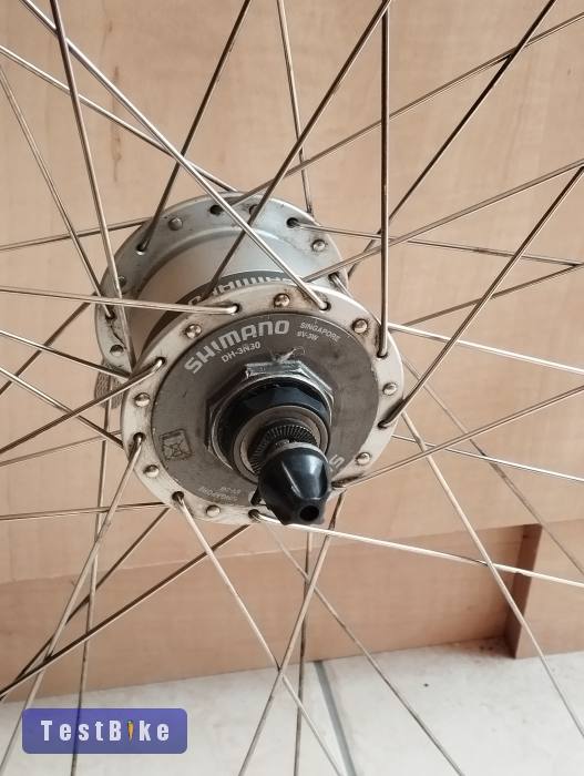 Shimano 622-es, 28 -as agygenerátoros kerék jó állapotban 