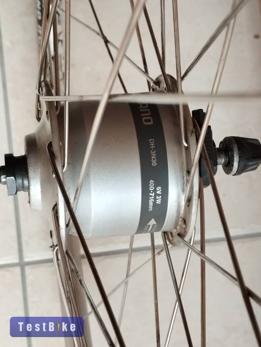 Shimano 622-es, 28 -as agygenerátoros kerék jó állapotban 