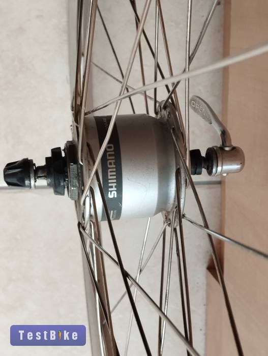 Shimano 622-es, 28 -as agygenerátoros kerék jó állapotban 