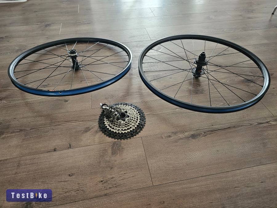 Shimano 622X24C kerékszett + 12s lánckeréksor