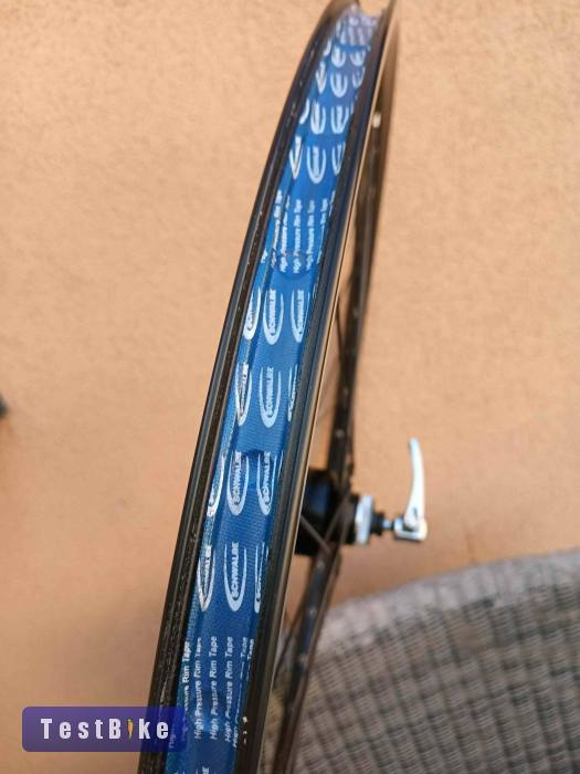 Shimano ALFINE agydinamós első kerék+ lámpák.