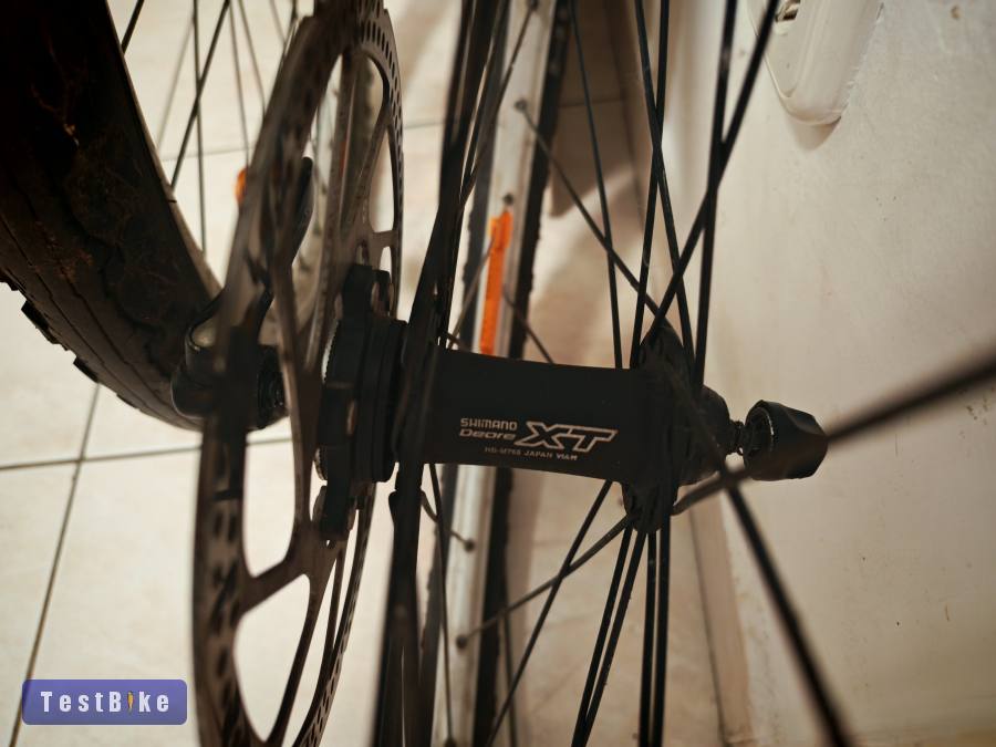 Shimano Deore XT agyas tarcsafekes Kerekszett 