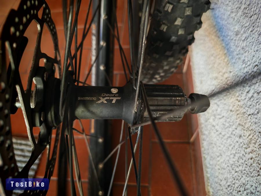 Shimano Deore XT agyas tarcsafekes kerekszett