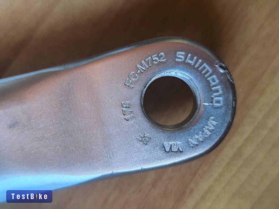 Shimano Deore XT bordástengelyes hajtómű monoblokkal