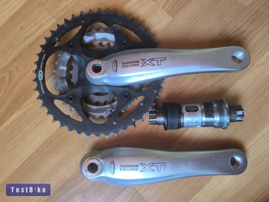 Shimano Deore XT bordástengelyes hajtómű monoblokkal