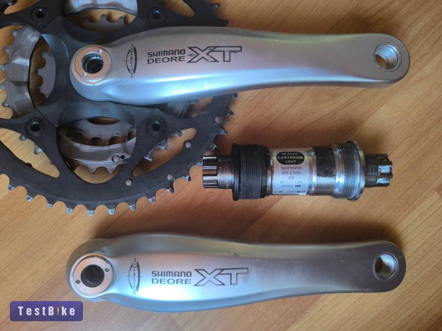 Shimano Deore XT bordástengelyes hajtómű monoblokkal