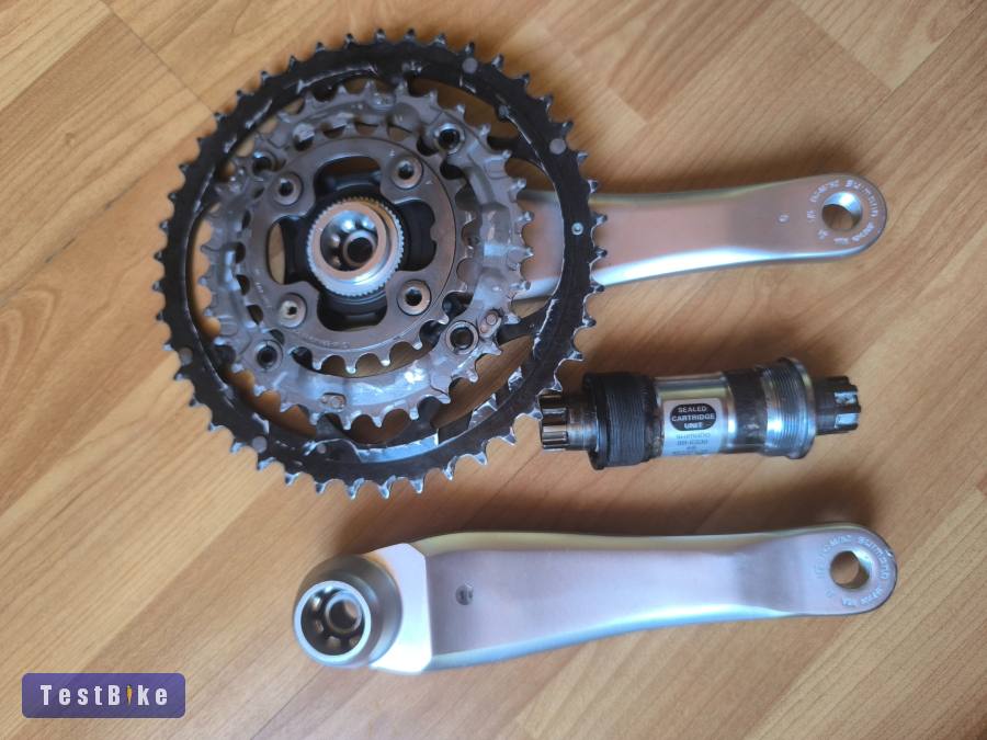 Shimano Deore XT bordástengelyes hajtómű monoblokkal