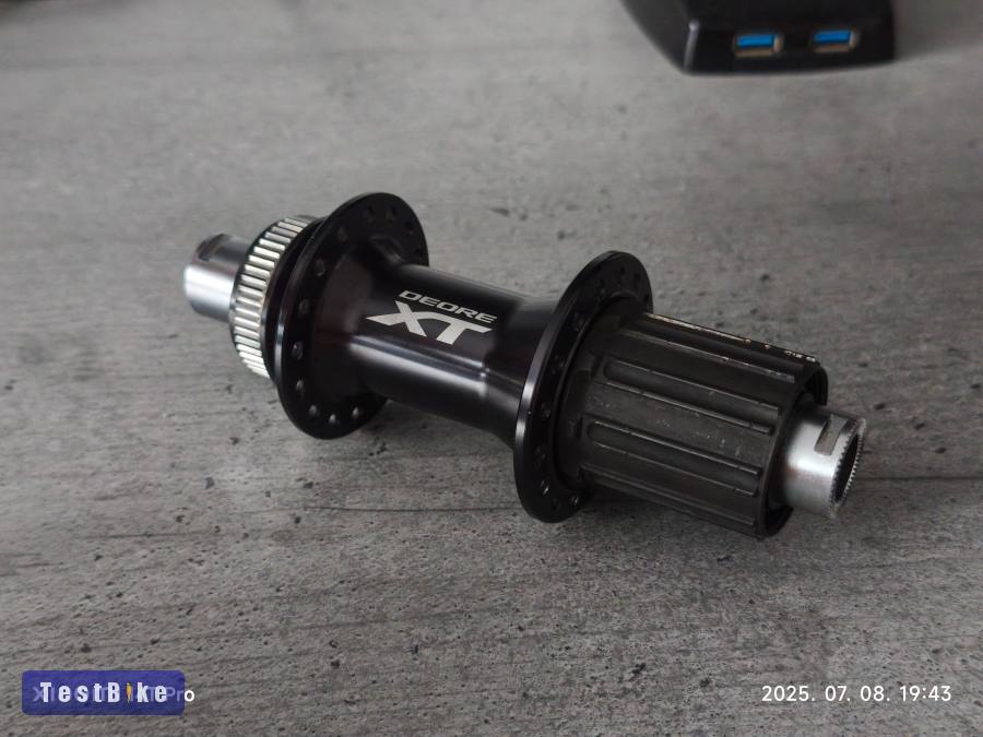 Shimano Deore XT hátsó agy 12×142mm centerlock - újszerű 