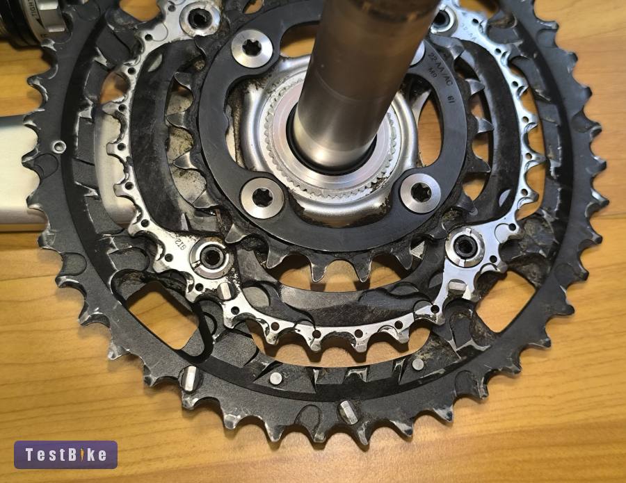 Shimano Deore XT Integrált hajtómű középcsapággyal