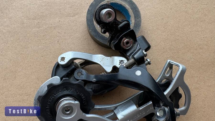 Shimano Deore XT középkanalas 9s hátsó váltó