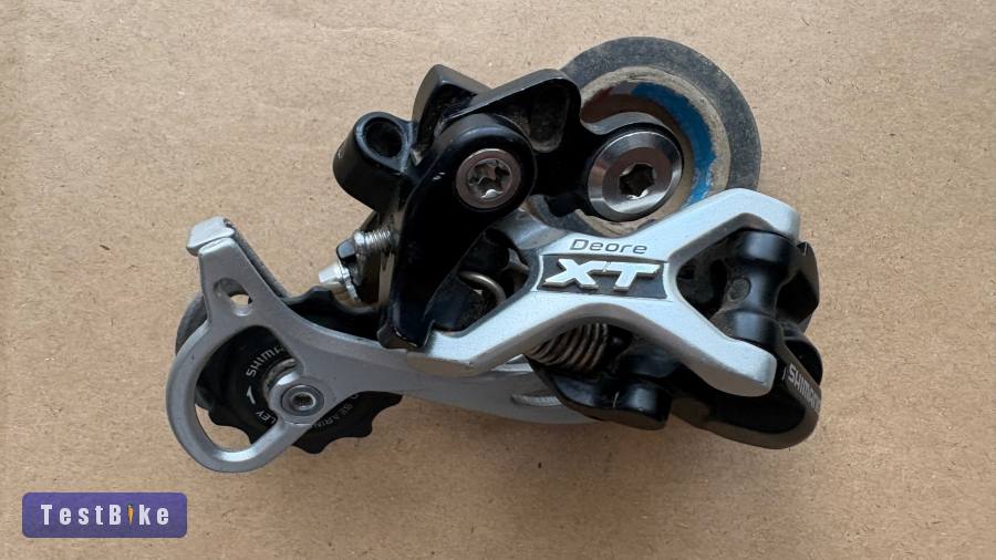 Shimano Deore XT középkanalas 9s hátsó váltó