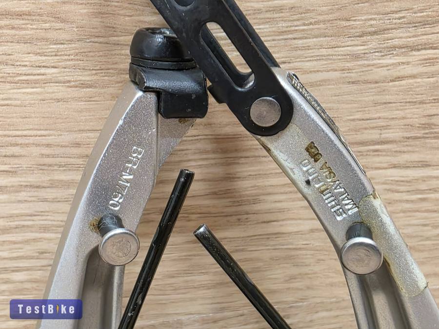 Shimano Deore XT M760 párhuzamos nyomású V-fék új betétekkel