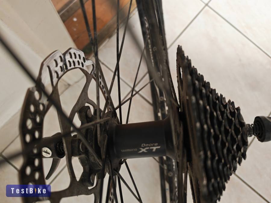 Shimano Deore XT tarcsafekes kerékpár kerekszett