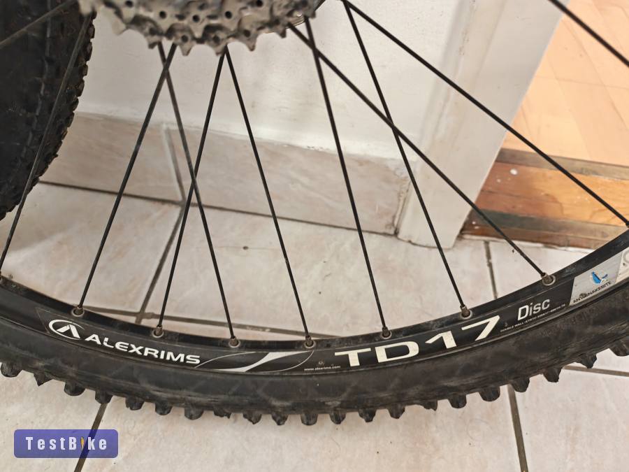 Shimano Deore XT tarcsafekes kerékpár kerekszett