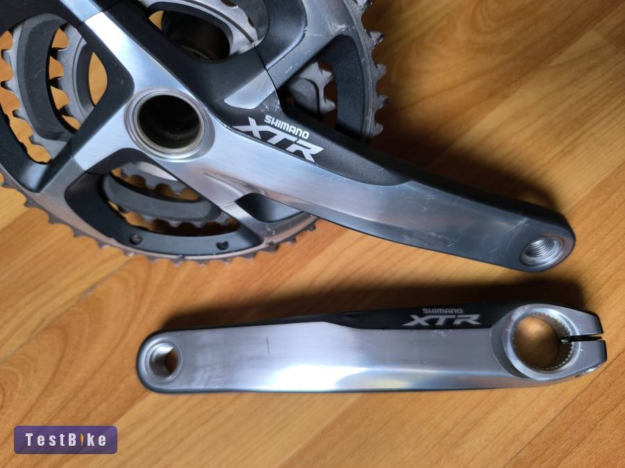 Shimano Deore XTR  Integrált hajtómű középcsapággyal FC-M980